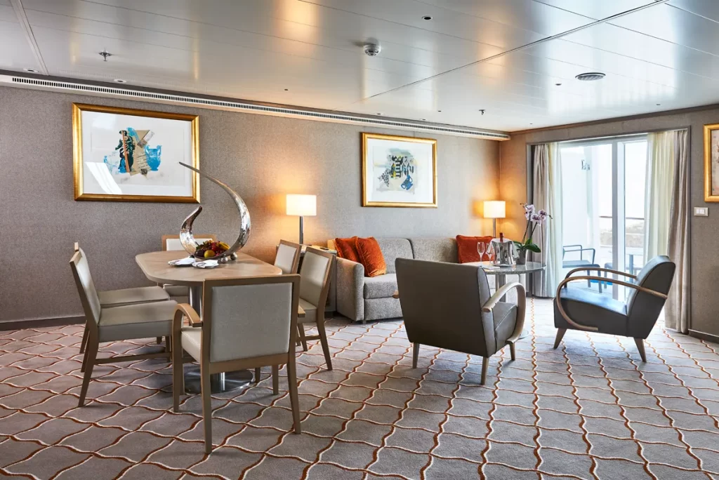 Shadow Royal Suite 2