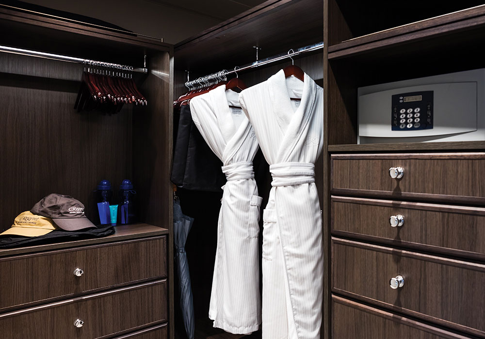 OverlayOverview_GrandSuite_Desktop-3